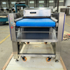M&aacute;quina autom&aacute;tica de descascar pesco&ccedil;o de frango para processamento de aves removedor de pele de pesco&ccedil;o de pato de alta efici&ecirc;ncia